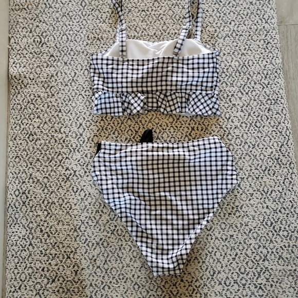 Large cupshe high waisted bikini - Picture 2 of 2